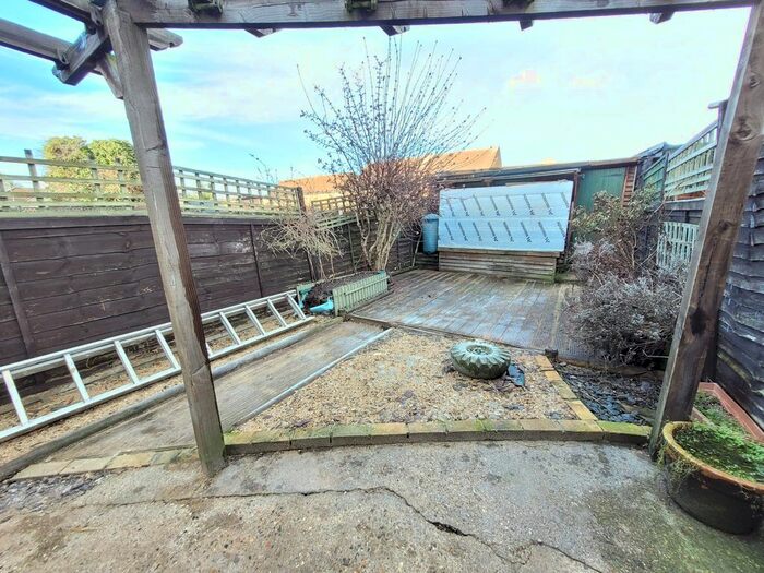 Studio To Rent In Swanfield Road, Waltham Cross, EN8