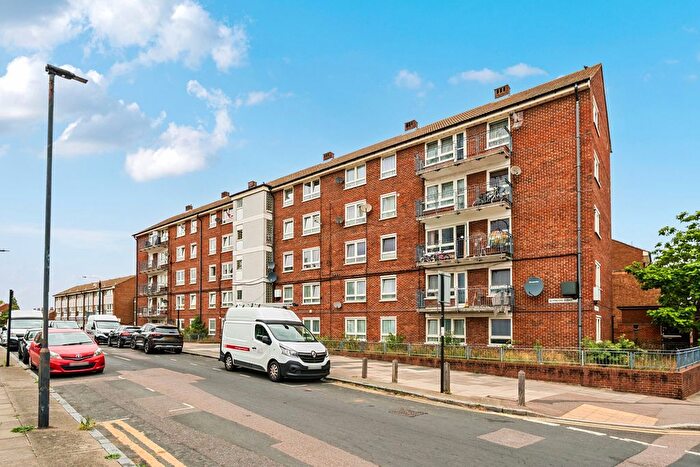 2 Bedroom Flat For Sale In Glyndon Road, London, SE18
