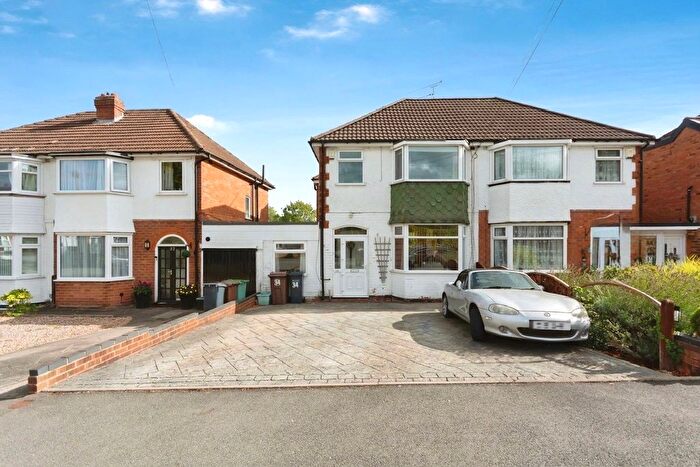 4 Bedroom Semi-Detached House For Sale In Goodway Road, Solihull, West Midlands, B92