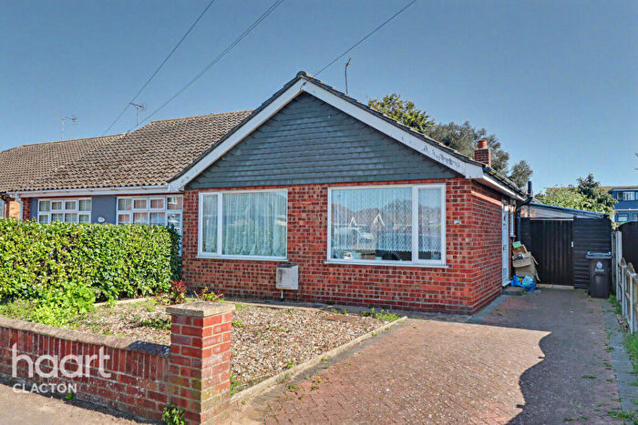 2 Bedroom Semi-Detached Bungalow For Sale In Leas Road, Clacton-On-Sea, CO15