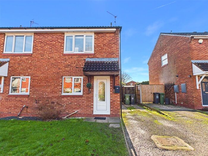 2 Bedroom Semi Detached House For Sale In Northleach Close, Worcester, Worcestershire, WR4