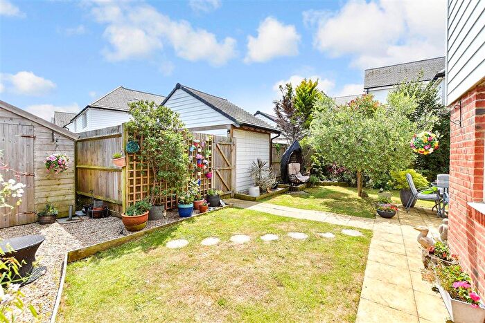 4 Bedroom Detached House For Sale In Quarry Way, Martello Lakes, Hythe, Kent, CT21