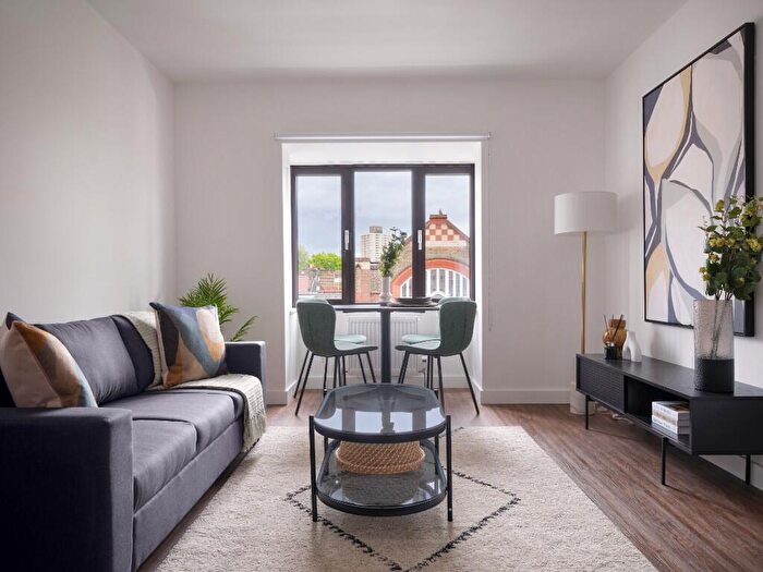 3 Bedroom Flat To Rent In Kendon House, Stratford, E15