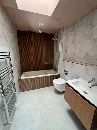 1 Bedroom Flat To Rent In Wimborne Road, Bournemouth, BH10