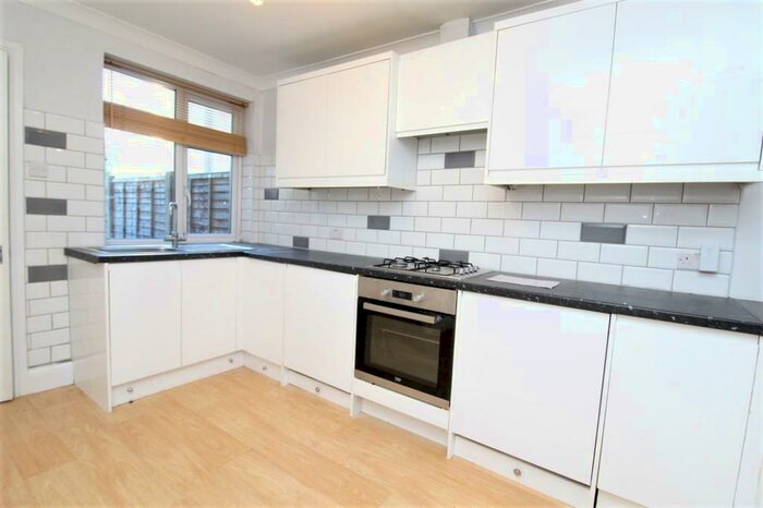 1 Bedroom Apartment To Rent In Queens Grove Road, North Chingford, E4