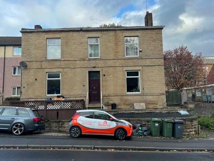 2 Bedroom Flat To Rent In Wellington Street, Batley, Wakefield, WF17
