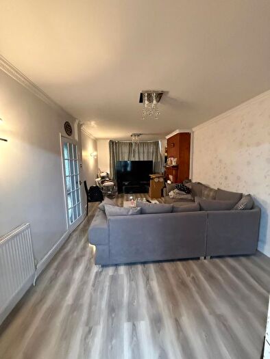 3 Bedroom Semi Detached House To Rent In Roland Avenue, Coventry, West Midlands, CV6