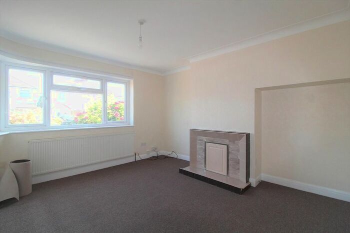 3 Bedroom Semi-Detached House To Rent In Spencer Avenue, Hayes, UB4