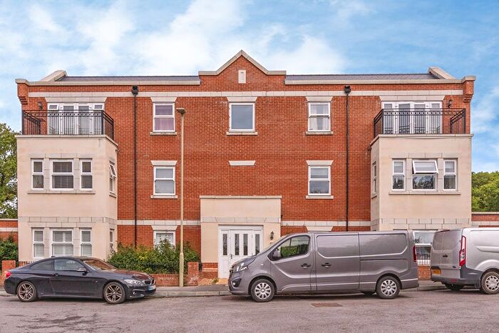 1 Bedroom Flat For Sale In Merritt Way, Waterlooville, Hampshire, PO8