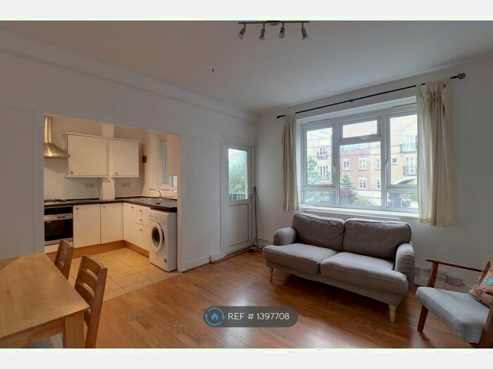 2 Bedroom Flat To Rent In Greenleaf Close, London, SW2