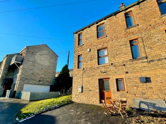 2 Bedroom Town House To Rent In Holme Cottage, Woodhead Road, Holmfirth, HD9