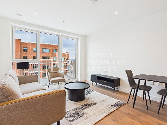 1 Bedroom Flat To Rent In Dray House, Lombard Square, SE28