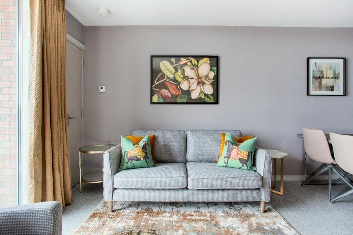 1 Bedroom Flat To Rent In Ormeau Road, Belfast, BT7