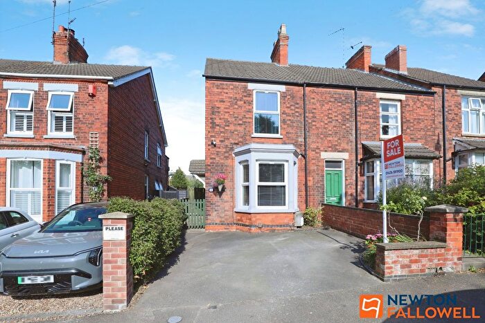 3 Bedroom End Of Terrace House For Sale In South Parade, Grantham, NG31