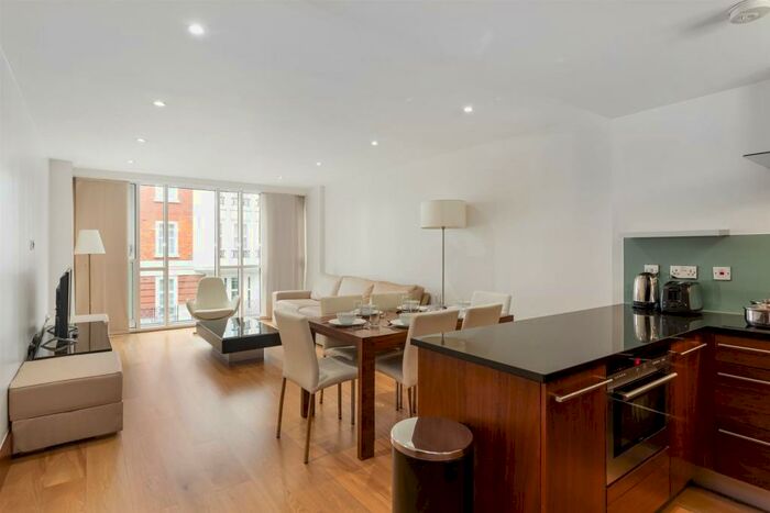 3 Bedroom Apartment To Rent In Baker Street, Marylebone, NW1