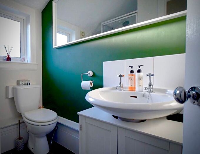 1 Bedroom Cottage For Sale In Bridge Street, Newbridge, EH28