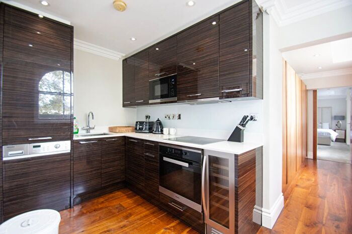 2 Bedroom Flat To Rent In Kensington Gardens Square, London, W2