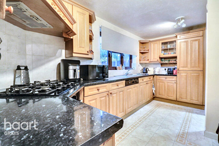 4 Bedroom Detached House For Sale In Triumph Close, Grays, RM16