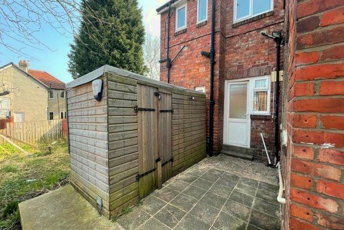 2 Bedroom Flat To Rent In Ravenburn Gardens, Newcastle Upon Tyne, NE15