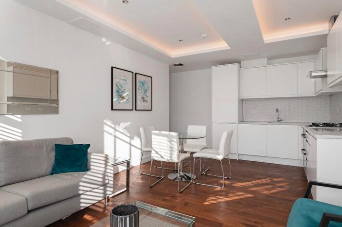 2 Bedroom Apartment To Rent In Ironmonger Row, Finsbury, London, EC1V