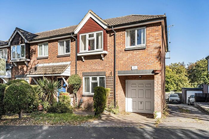3 Bedroom End Of Terrace House For Sale In Harwood Close, Welwyn Garden City, Hertfordshire, AL8