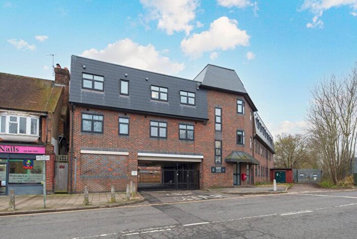 1 Bedroom Apartment For Sale In West Barnes Lane, New Malden, KT3
