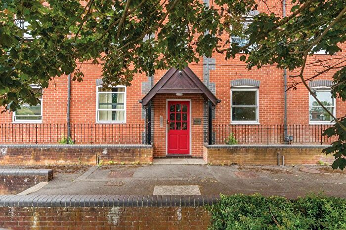 Flat For Sale In Central Reading, Berkshire, RG2