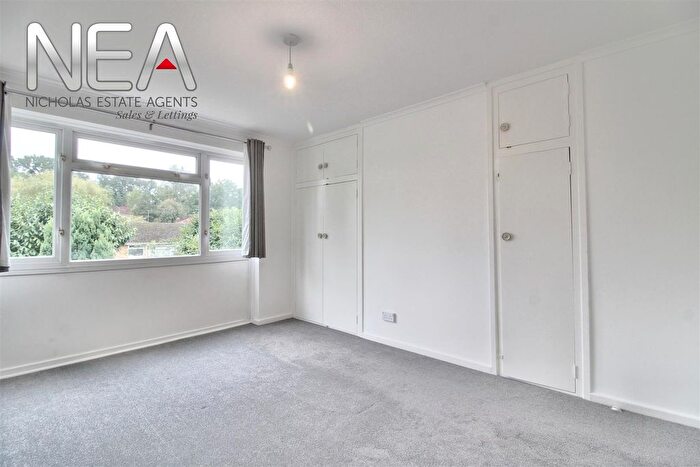 4 Bedroom Link Detached House To Rent In Holyrood Close, Caversham Park Village, Reading, RG4