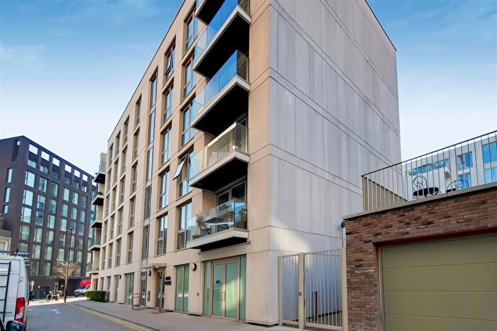 3 Bedroom Apartment For Sale In Schooner Road, Royal Wharf, E16