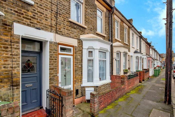 3 Bedroom Terraced House To Rent In White Road, Stratford, E15