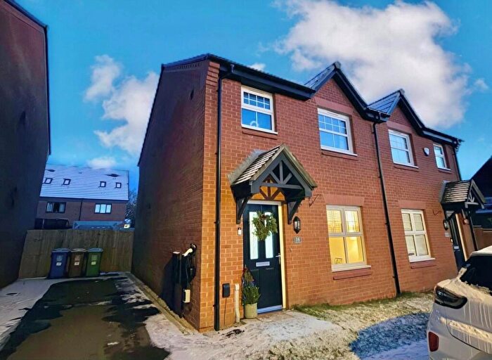 3 Bedroom Semi Detached House For Sale In Satin Drive, Middleton, Manchester, Greater Manchester, M24