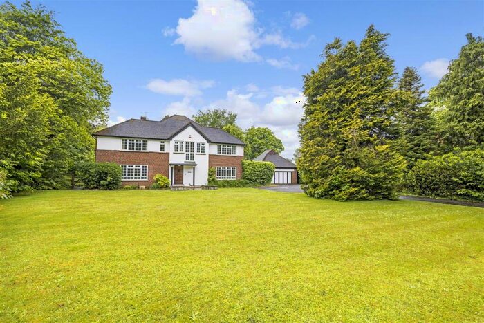 4 Bedroom House To Rent In The Drive, Wonersh, Guildford, GU5