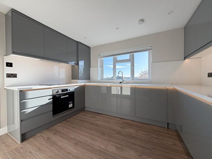 3 Bedroom Maisonette To Rent In Marden Crescent, Bexley, DA5