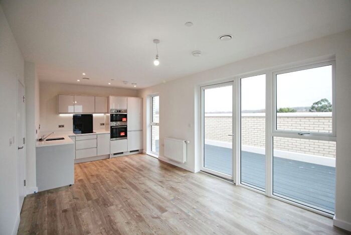 2 Bedroom Flat To Rent In Victoria Road, Barnet, EN4