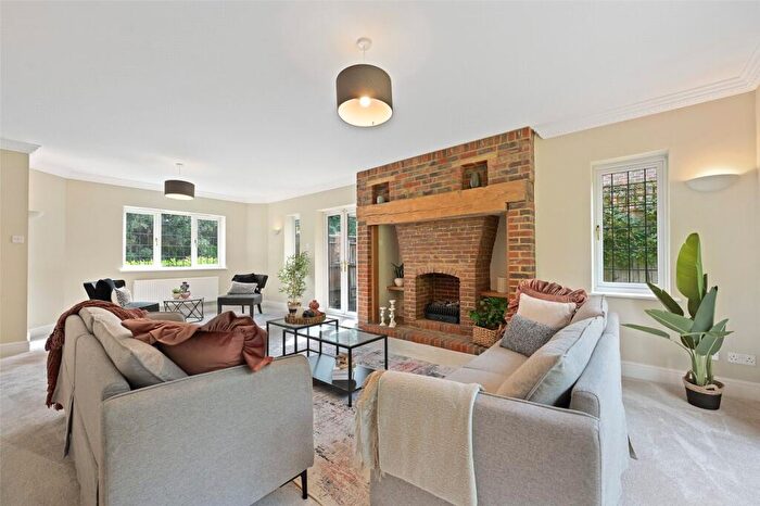 5 Bedroom Detached House For Sale In Rouse Court, Gerrards Cross, SL9
