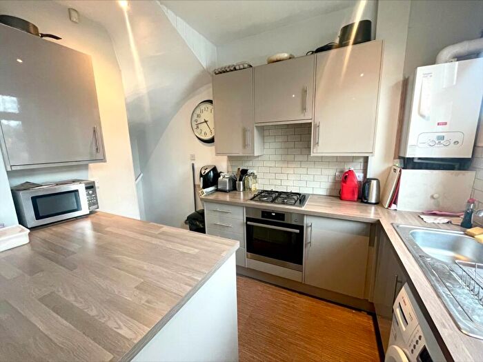 1 Bedroom Terraced House To Rent In Morris View, Leeds, West Yorkshire, LS5