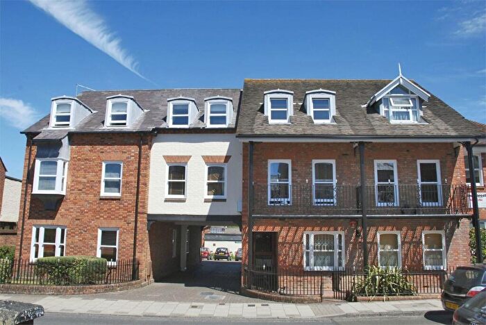 3 Bedroom Apartment For Sale In Gosport Street, Lymington, SO41