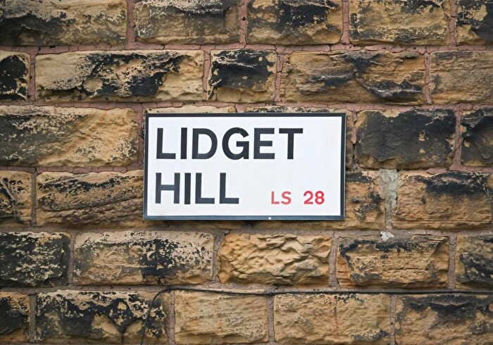 2 Bedroom Flat To Rent In Lidget Hill, Pudsey, LS28