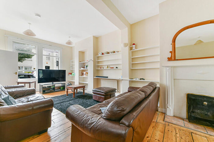 5 Bedroom House To Rent In Dagnan Road, SW12