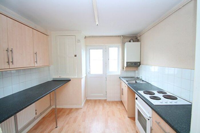 2 Bedroom Flat To Rent In Park Crescent Place, Brighton, BN2