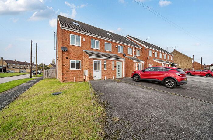 3 Bedroom End Of Terrace House For Sale In Douglas Road, Hull, HU8