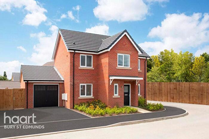 4 Bedroom Detached House For Sale In Pinewood Grange, Stowmarket, IP14
