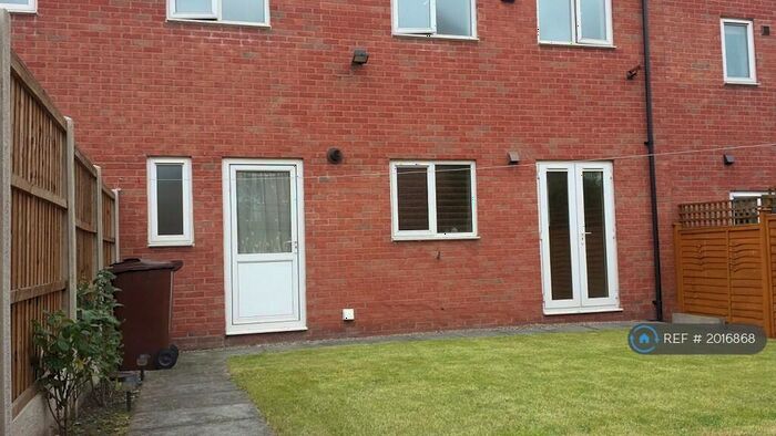 4 Bedroom Terraced House To Rent In Edmonstone Crescent, Nottingham, NG5