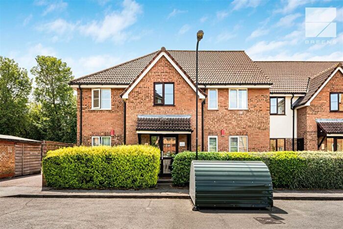 1 Bedroom Flat For Sale In Thurlow Close, E4
