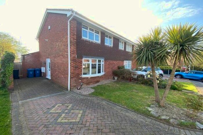 3 Bedroom Property To Rent In Hawkside Wilnecote, Tamworth, B77