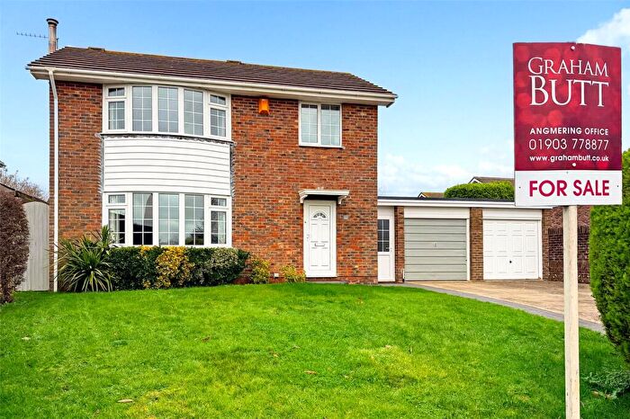 3 Bedroom Detached House For Sale In Ferndale Walk, Angmering, West Sussex, BN16