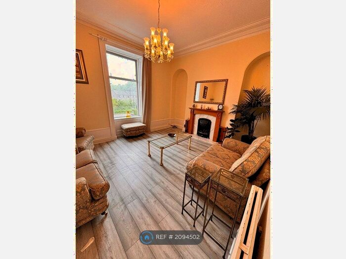 3 Bedroom Maisonette To Rent In Roslin Terrace, Aberdeen, AB24