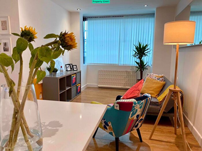 2 Bedroom Apartment To Rent In St. Crispin House, Barclay Road, Croydon, CR0