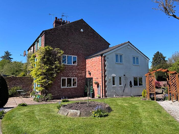 5 Bedroom Semi-detached House For Sale In Tunnel End, Preston-On-The-Hill, WA4