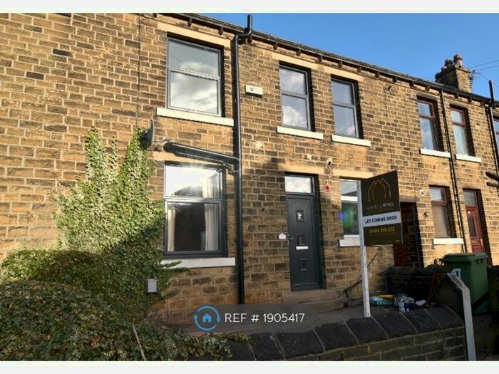 3 Bedroom Terraced House To Rent In Senior Street, Huddersfield, HD5